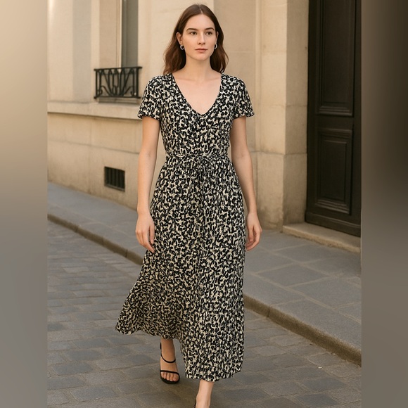 Sundress with open back and silver thread, size large - Picture 1 of 8